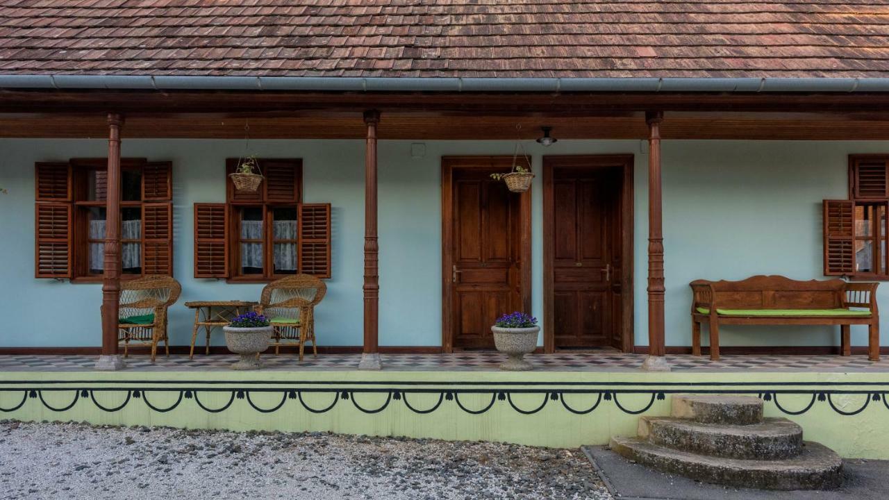 Noresa Etterem Es Panzio Szalka Экстерьер фото